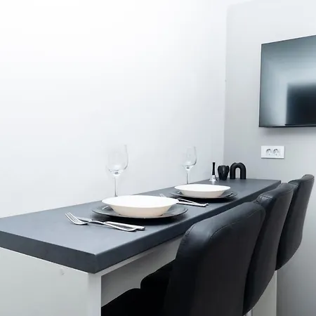 Apartment New Lovely Flat With Stunic View, Comfort Terrace,7001
