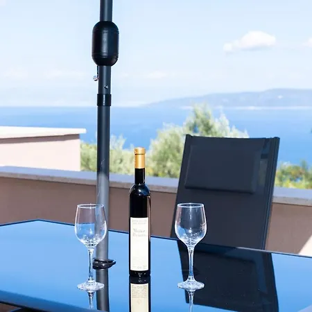 Apartment New Lovely Flat With Stunic View, Comfort Terrace,7001
