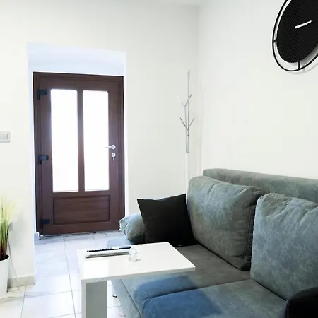 New Lovely Flat With Stunic View, Comfort Terrace,7001