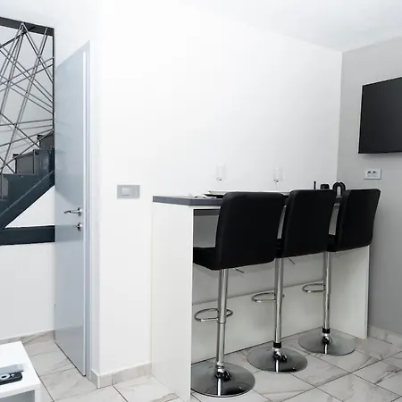 New Lovely Flat With Stunic View, Comfort Terrace,7001 *