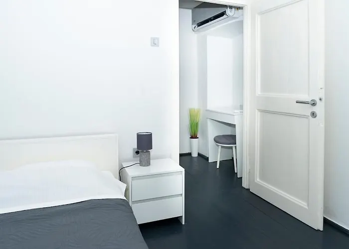 Peaceful Flat With Stunic View, Comfort Terrace,pet Welcome,7001 * Drenje