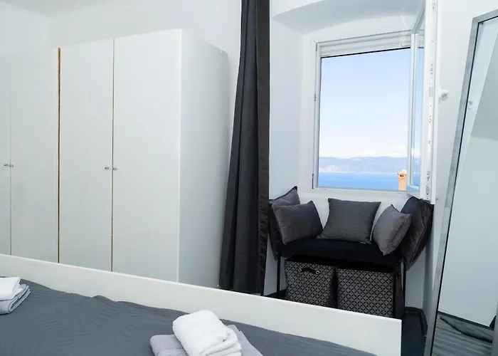 Peaceful Flat With Stunic View, Comfort Terrace,pet Welcome,7001 *