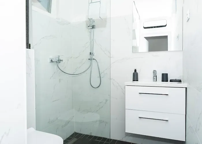Apartman Peaceful Flat With Stunic View, Comfort Terrace,pet Welcome,7001 Drenje