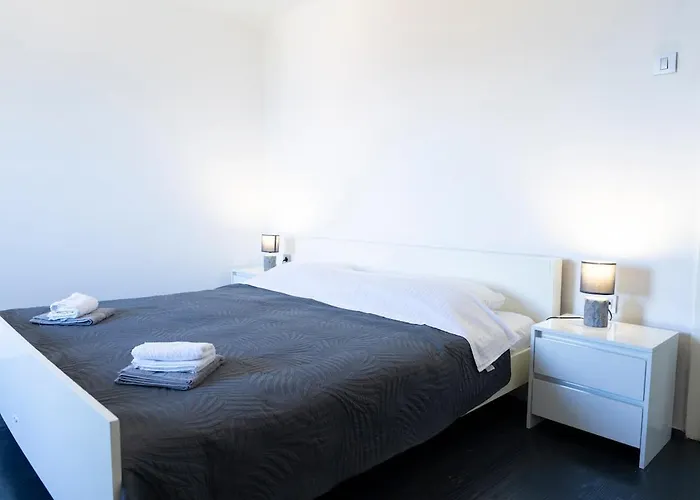 Peaceful Flat With Stunic View, Comfort Terrace,pet Welcome,7001 Drenje